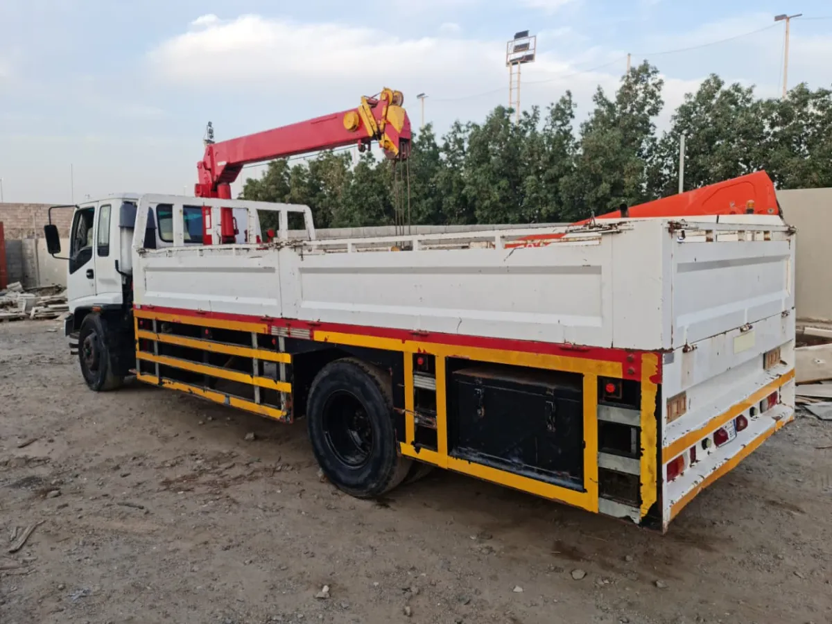 Boom truck 3 ton — Isuzu · 2008 · White