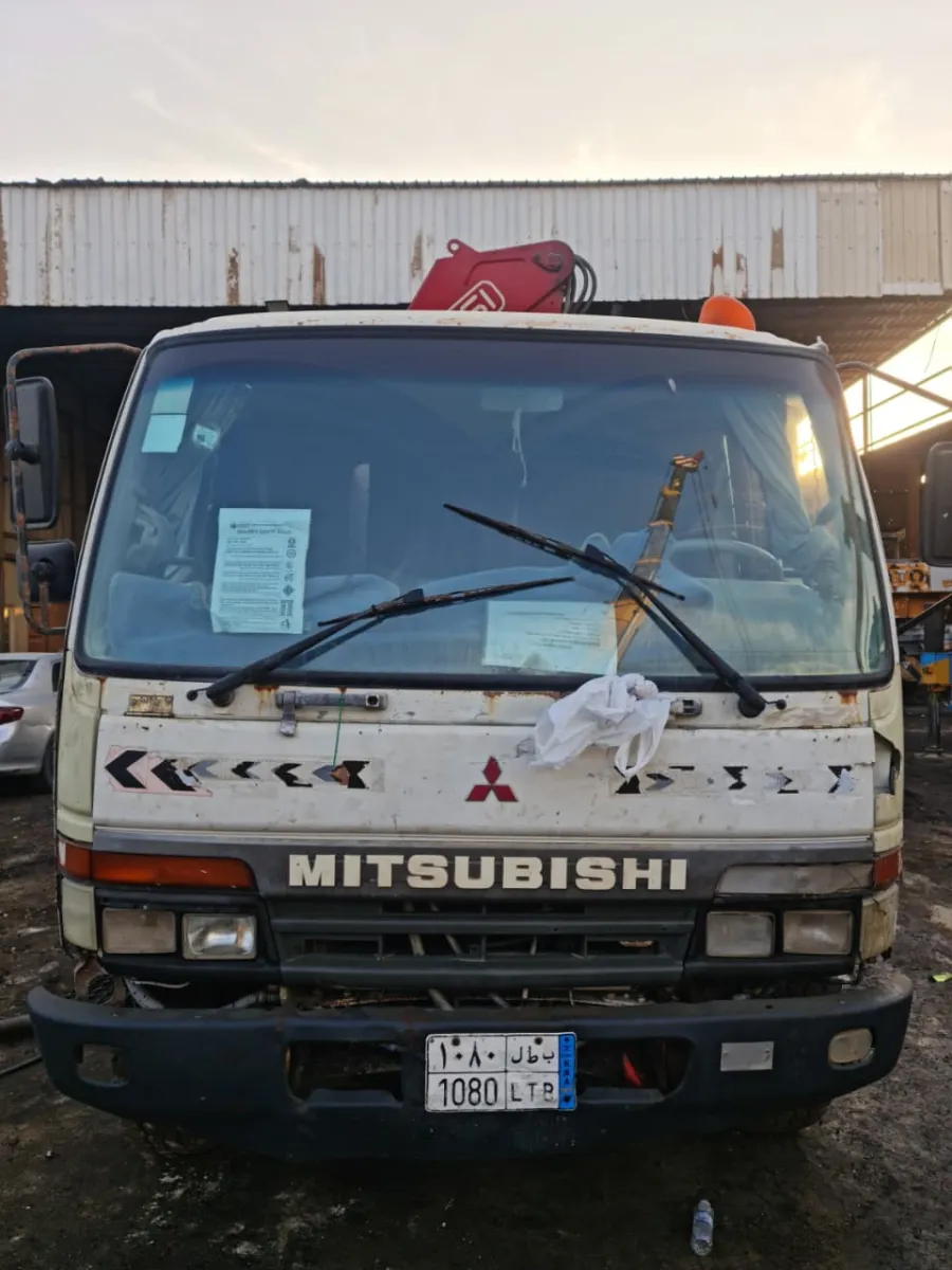 Boom truck 8 ton — Mitsubishi · F190A.23 · 2006 · White