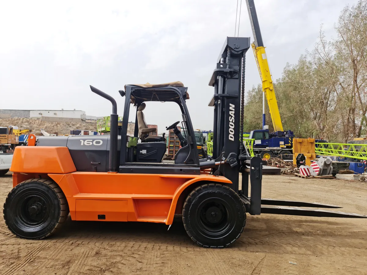 Forklift 16 ton — Doosan · D160S-5 · 2008 · Yellow