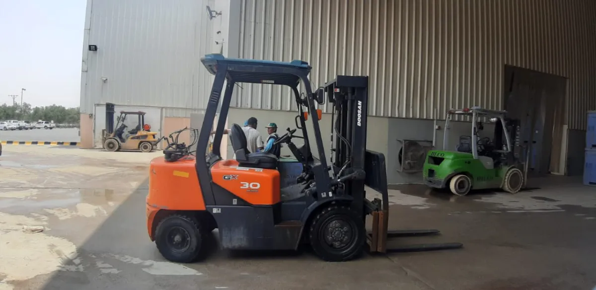 Forklift 3 ton — Doosan · GX30 · 2016 · Orange
