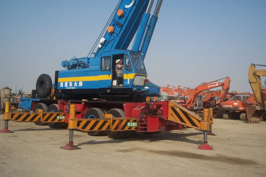 Crane 100 ton — Kato · NK-1000 · 1992 · Blue / Yellow — photo 5 of 6