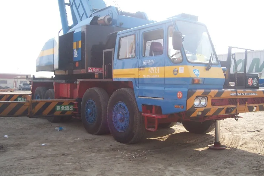 Crane 100 ton — Kato · NK-1000 · 1992 · Blue / Yellow — photo 6 of 6
