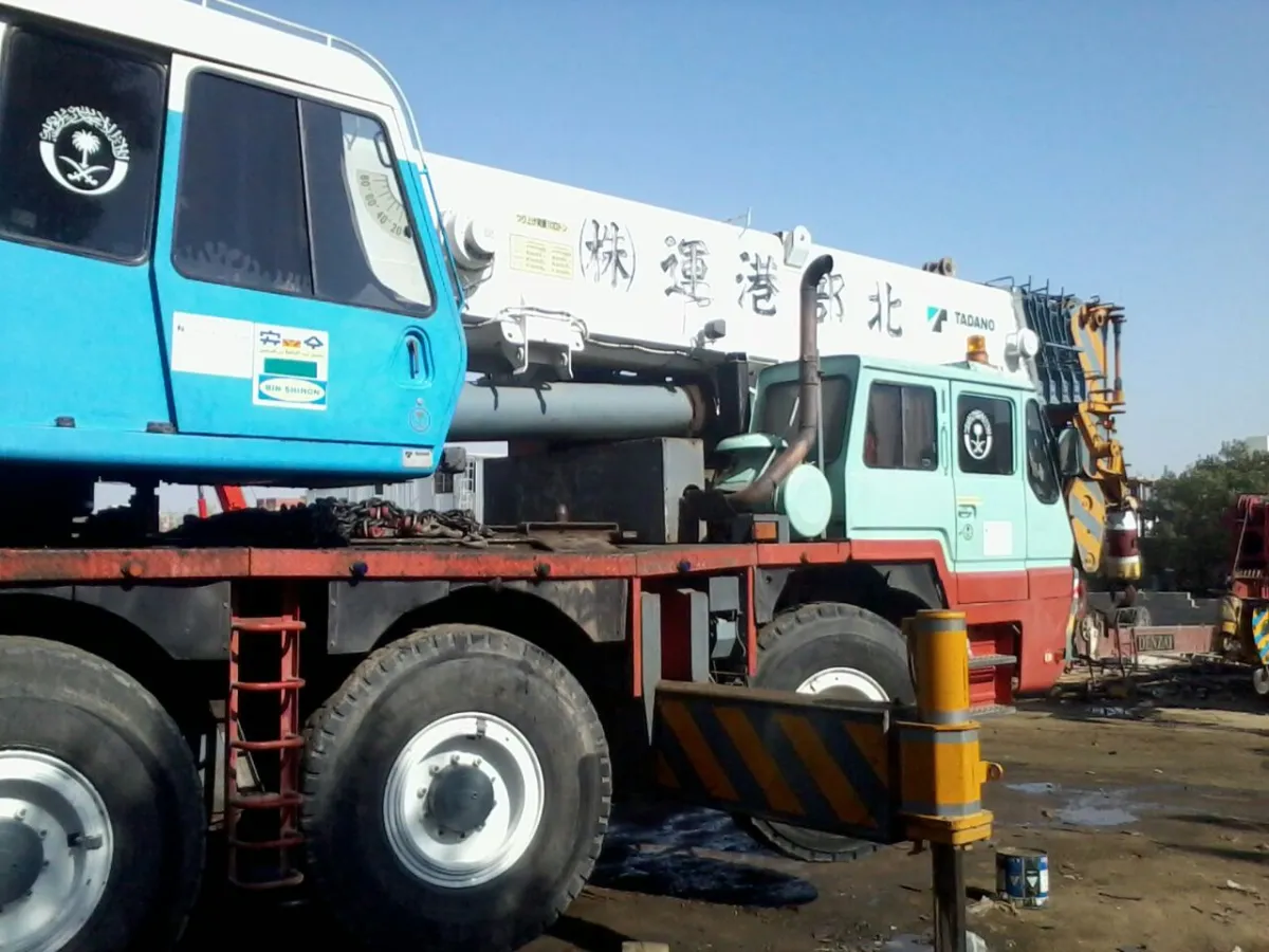 Crane 100 ton — Tadano · AR1000M-1 · 1999 · White / Blue