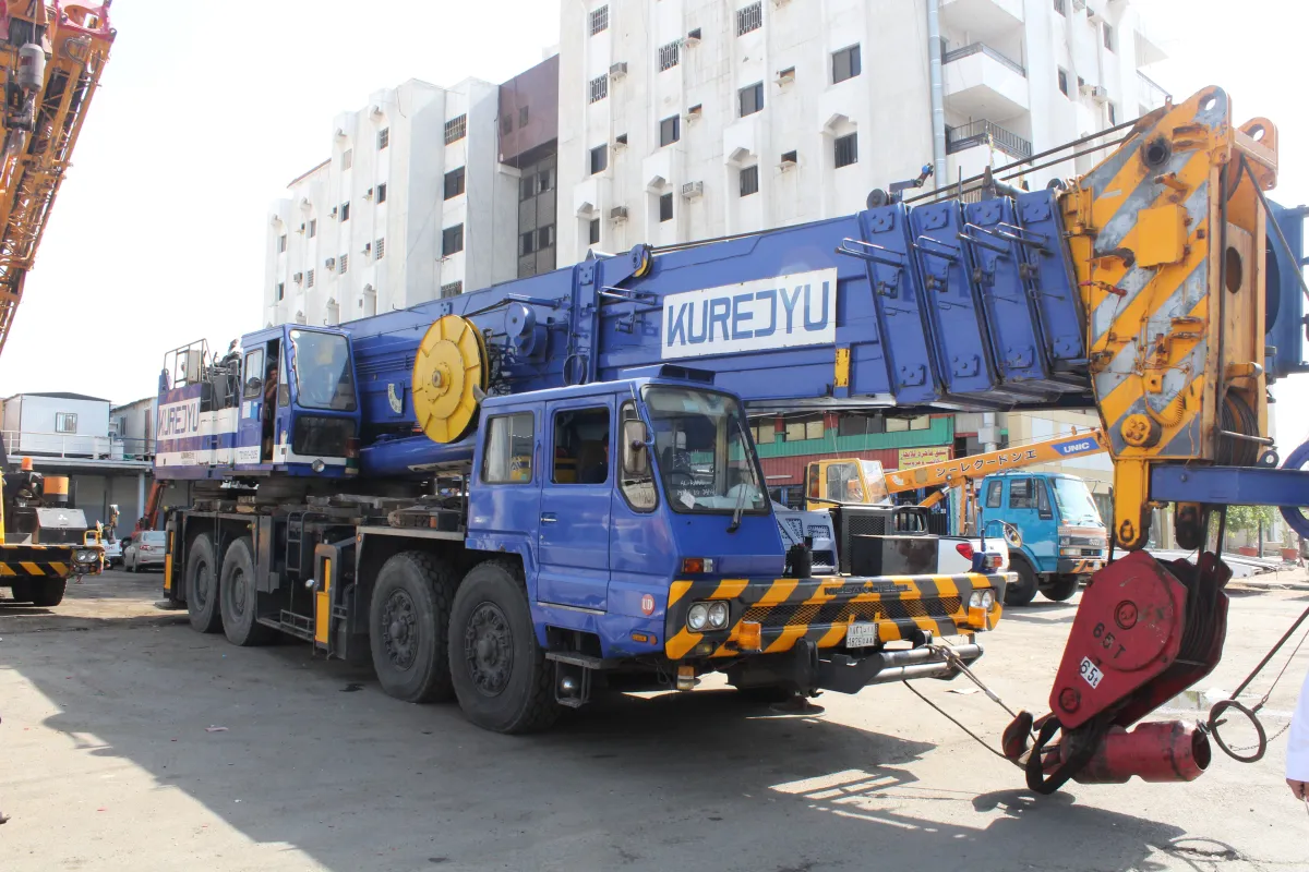 Crane 160 ton — Tadano · TG1600M · 1991 · White / Blue