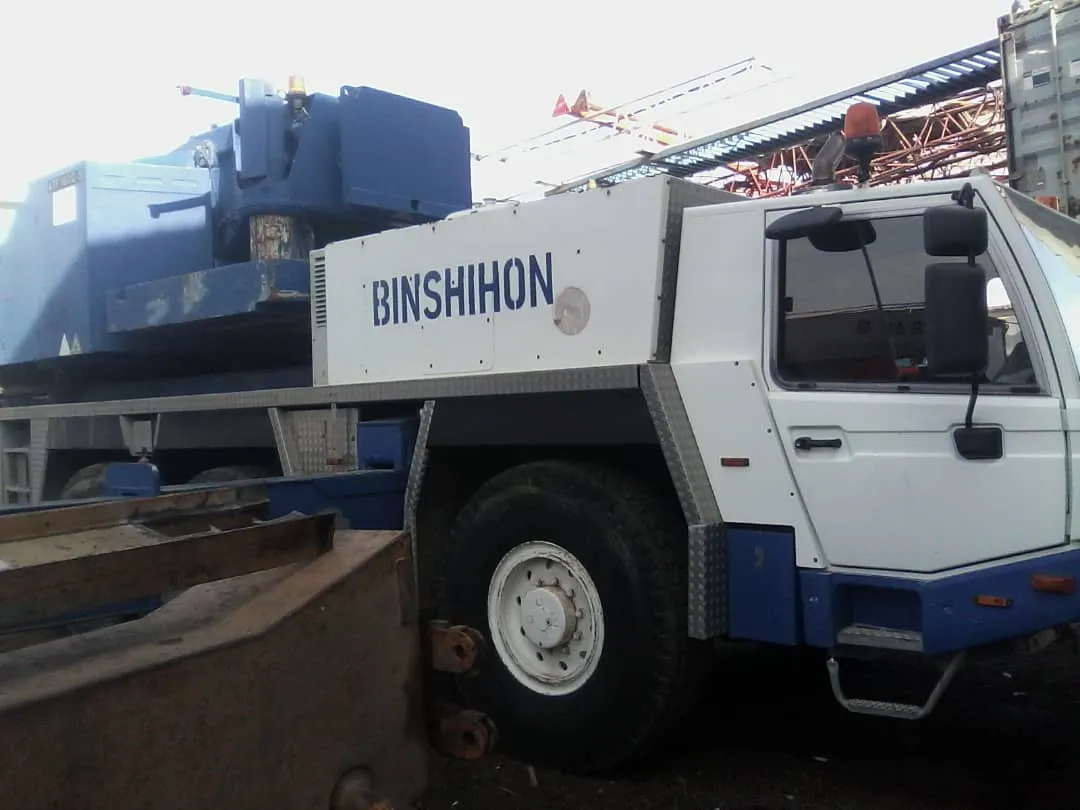 Crane 160 ton — Tadano · ATF 160G-5 · 2006 · Blue / White