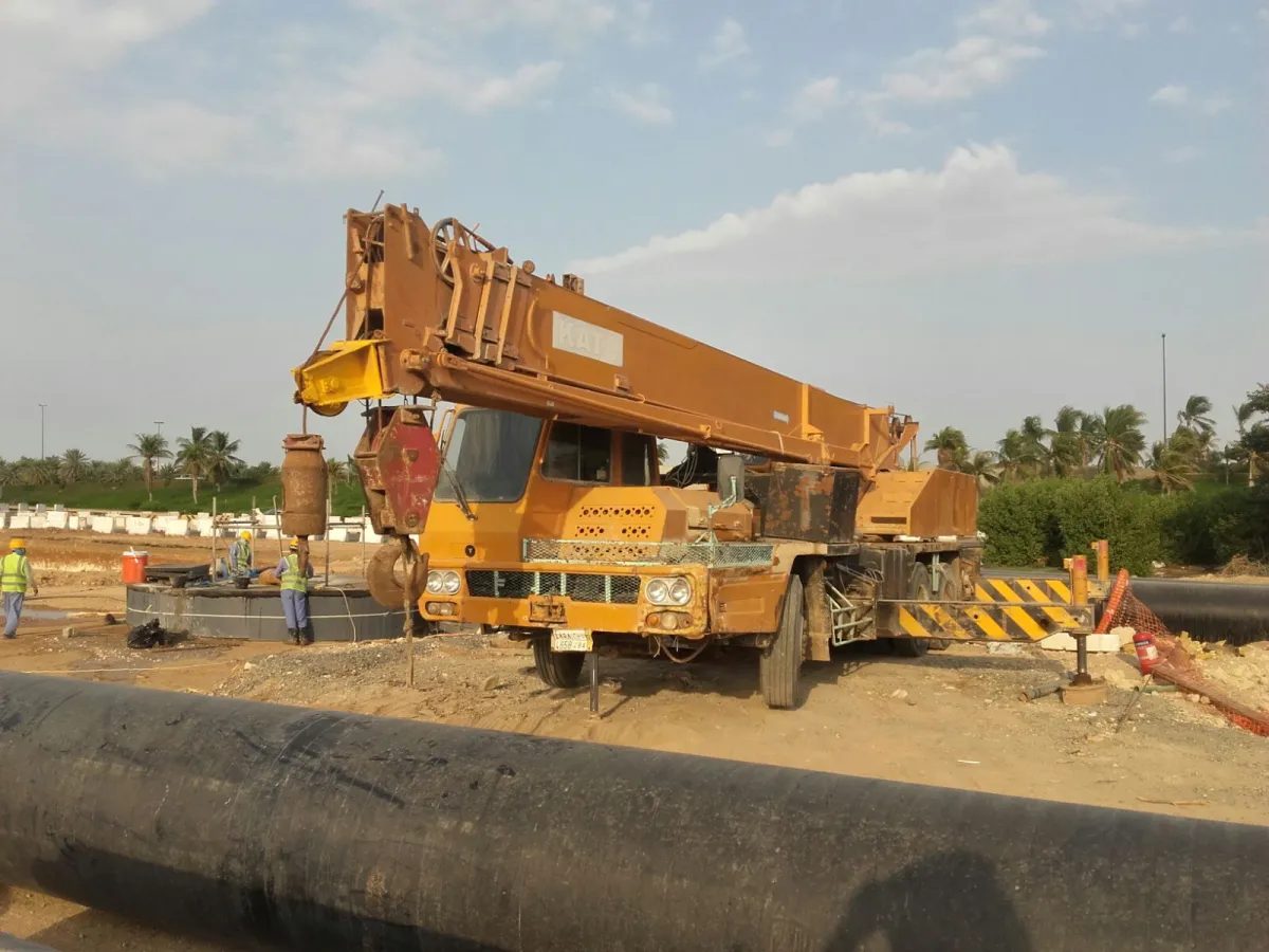 Crane 20 ton — Kato · NK 200 · 1995 · Yellow