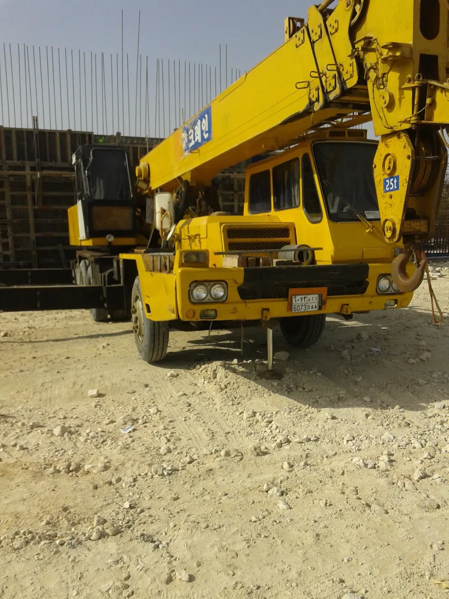 Crane 25 ton — Samsung · SC25H · 1996 · Yellow