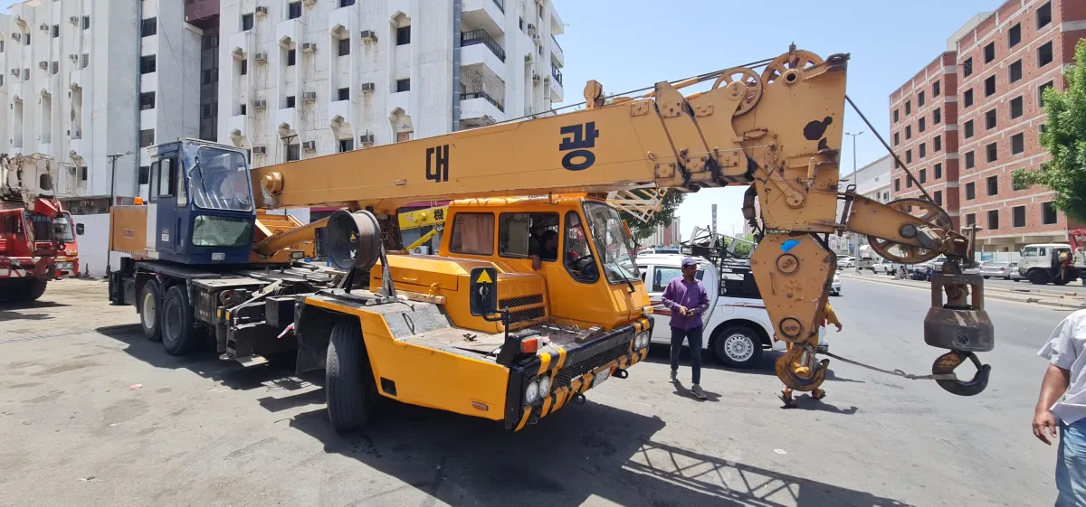 Crane 25 ton — Samsung · SC25H-2 · 1996 · Orange — photo 2 of 6