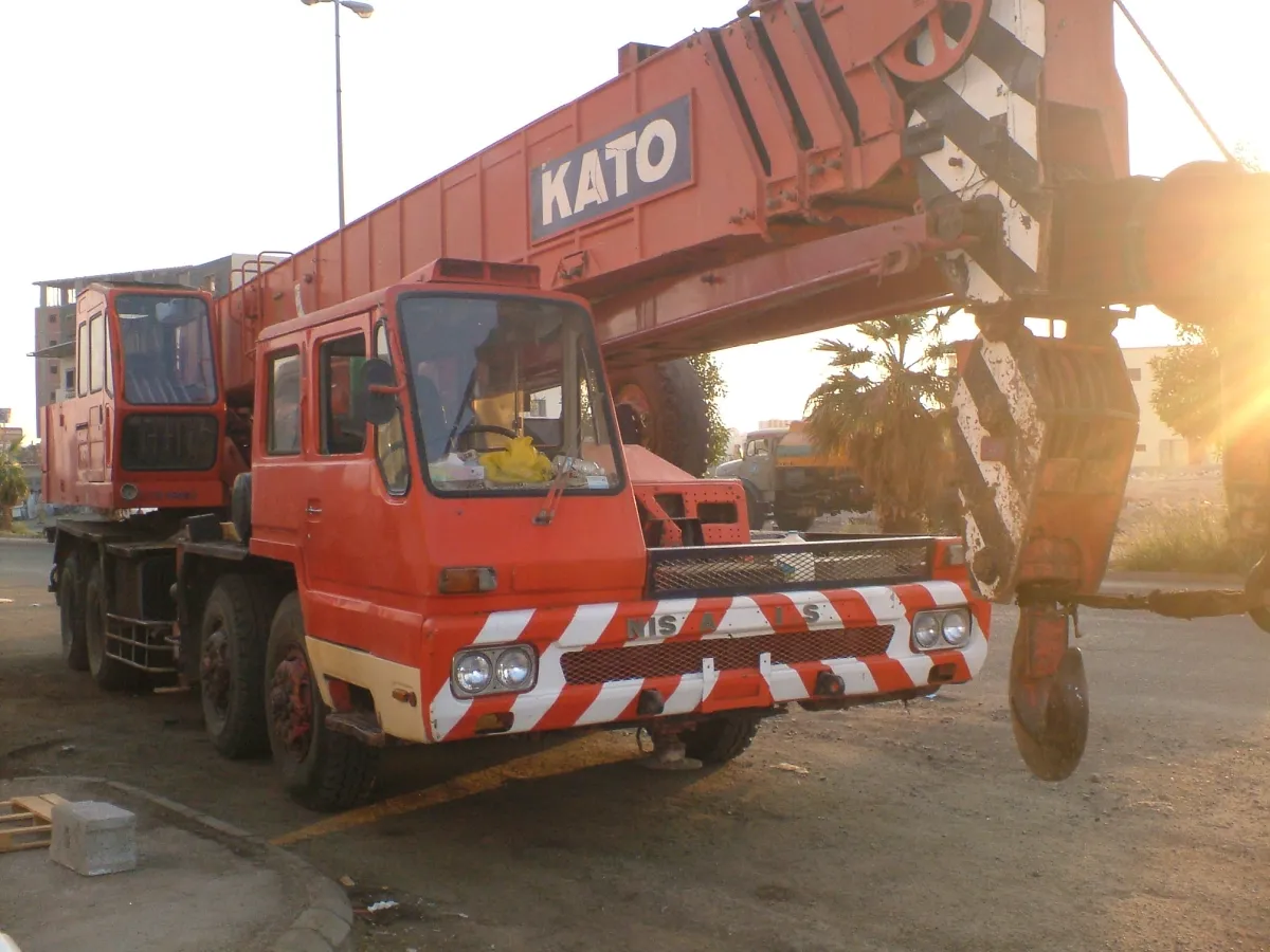 Crane 45 ton — Kato · NK-500E-V · 1980 · Red