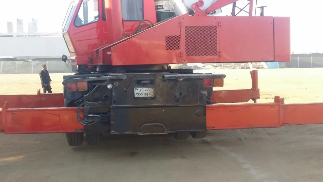 Crane 50 ton — Kato · NK500E-V · 1998 · Red