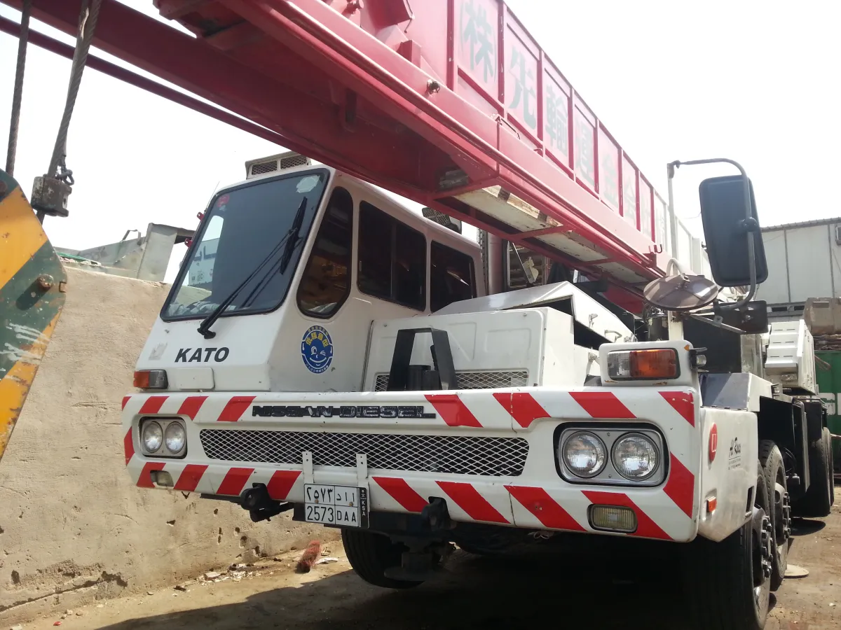 Crane 50 ton — Kato · NK500E-V · 2001 · Red