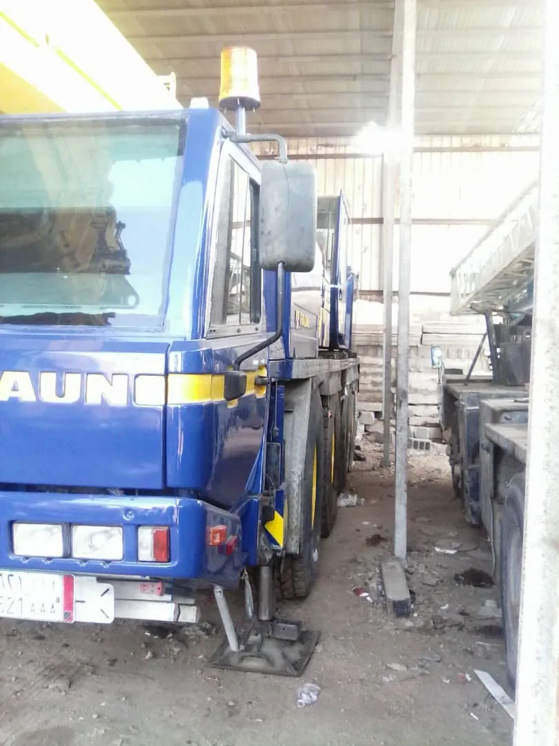 Crane 60 ton — Tadano · ATF 60-4 · 2003 · Blue / Yellow — photo 2 of 6