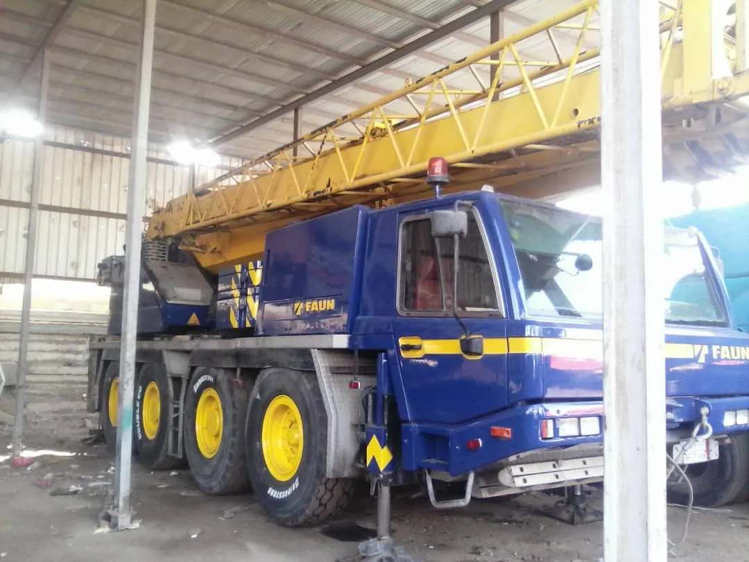 Crane 60 ton — Tadano · ATF 60-4 · 2003 · Blue / Yellow — photo 5 of 6