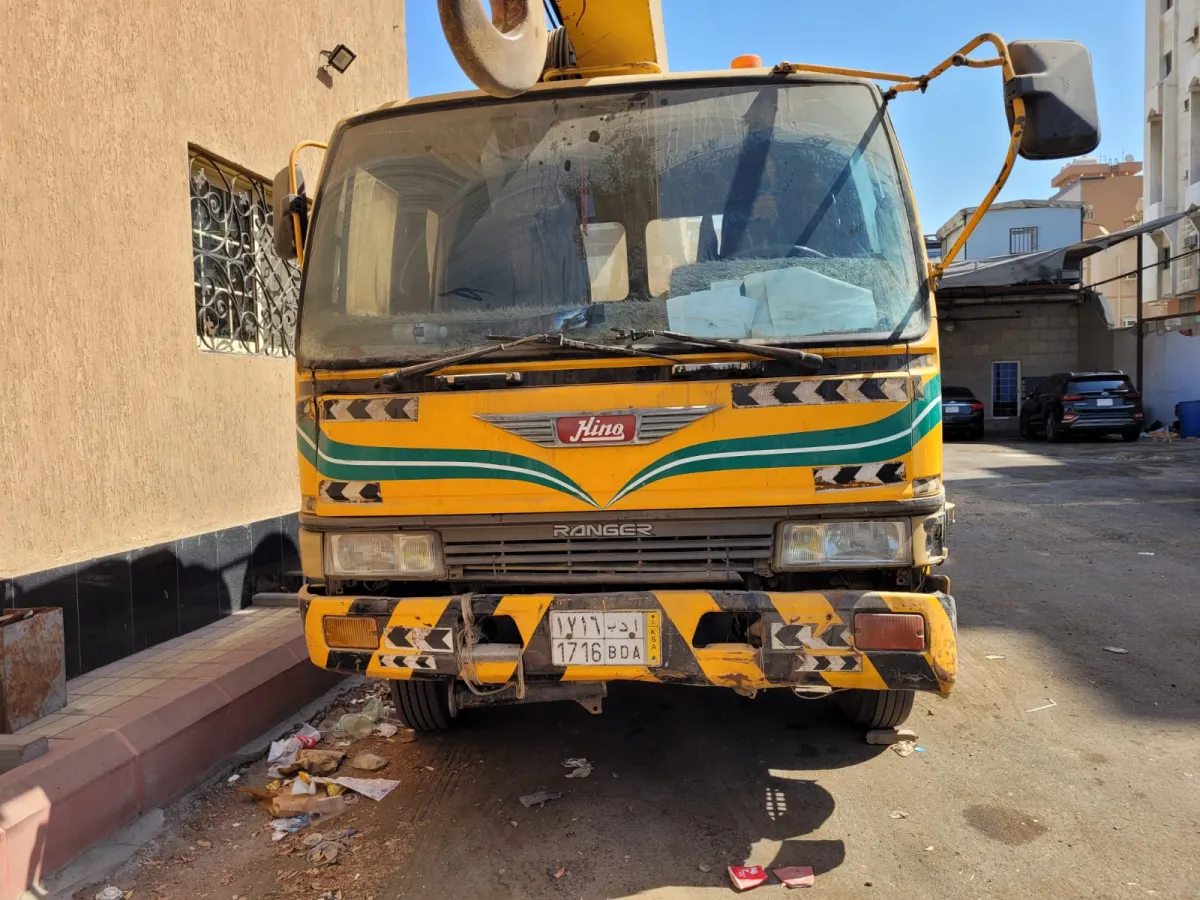 Crane 7 ton — Hino · TS-75M-1 · 1990 · Yellow — photo 2 of 6