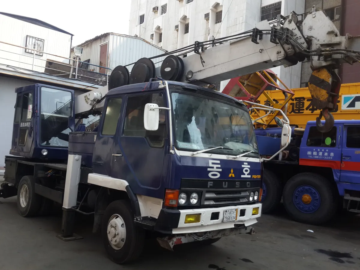 Crane 7 ton — Tadano · TS-75M-1 · 1992 · White / Blue — photo 2 of 6