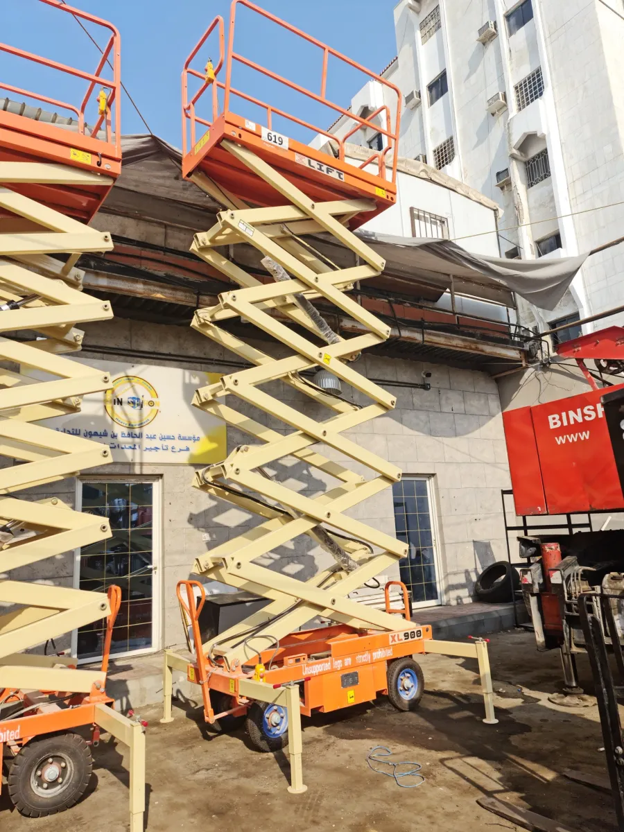 Scissor lift 9 m — X-Lift · XL900 · 2022 · Orange