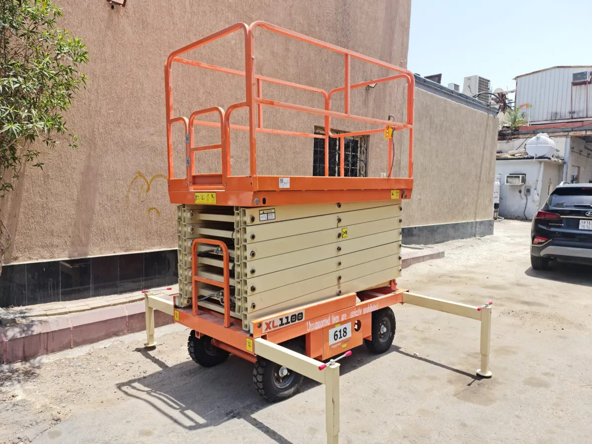 Scissor lift 11 m — X-Lift · XL1100 · 2022 · Orange — photo 2 of 5