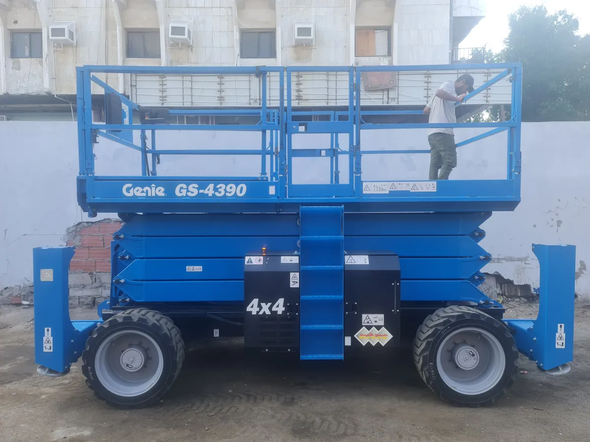 Scissor lift 15 m — Genie · GS-4390 · 2018 · Blue