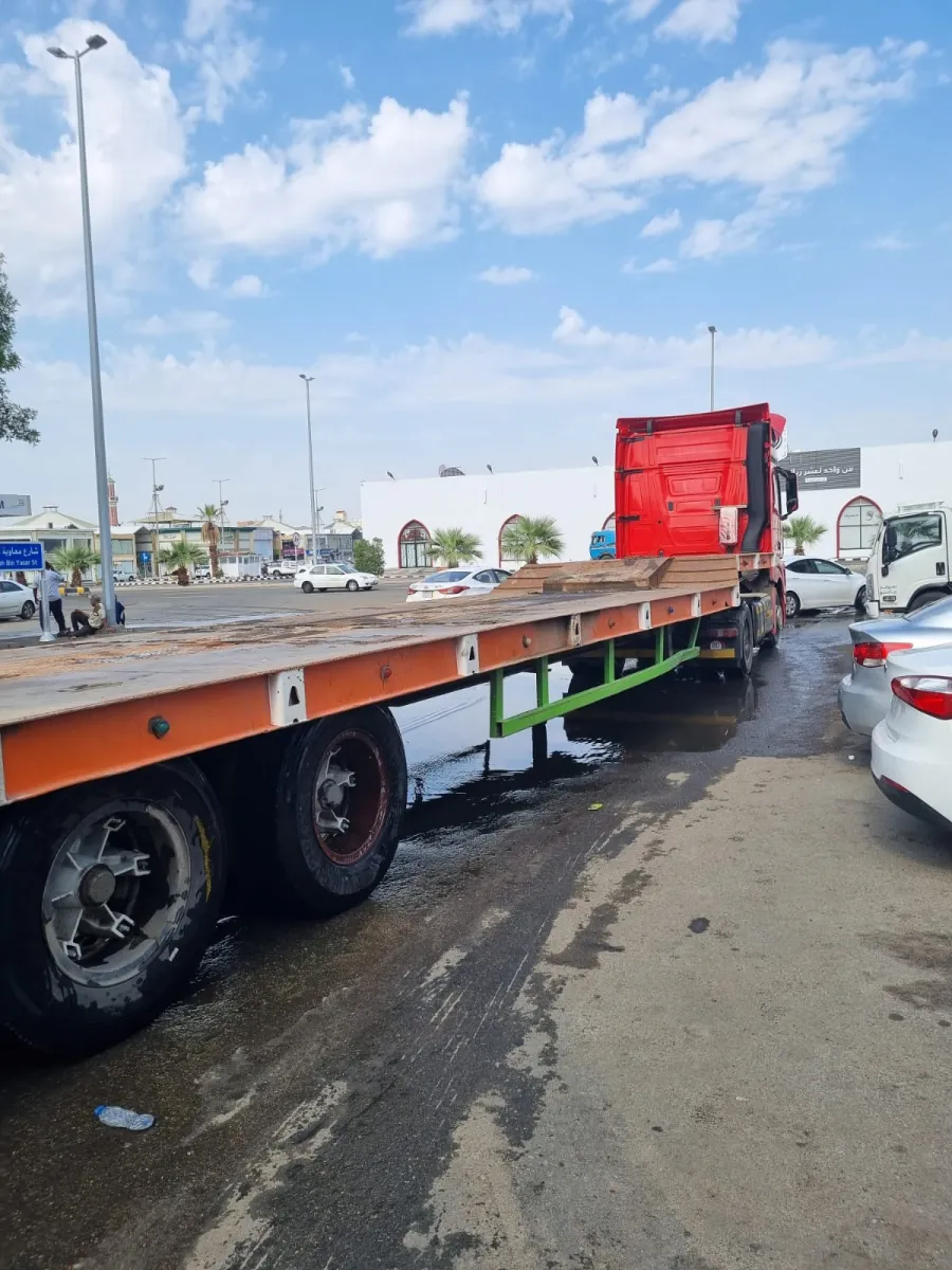 ترلة احمر — مرسيدس · ACTROS 4843 · 2016 · احمر — صورة 3 من 5